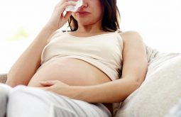 Thiếu nội tiết khi mang thai có thể khiến mẹ bầu dễ trầm cảm, mệt mỏi