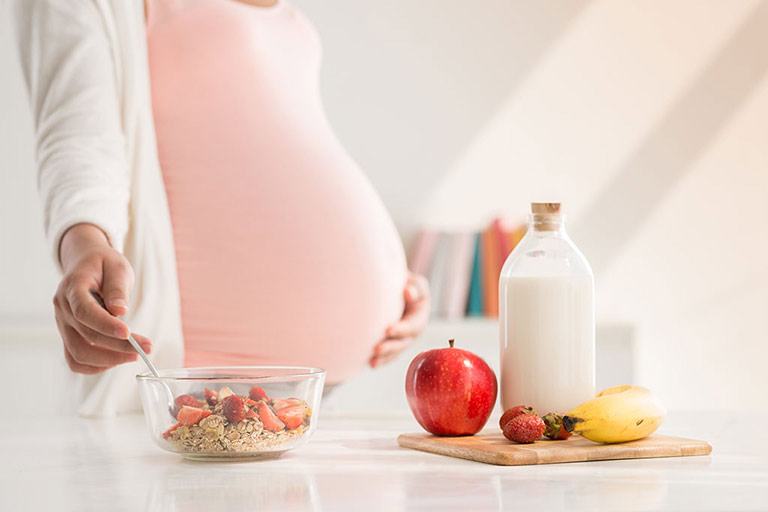 Chế độ dinh dưỡng có vai trò quan trọng đến cân bằng nội tiết tố khi mang thai
