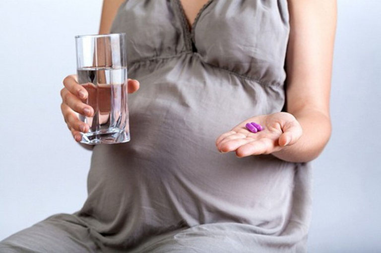 Tăng cường nội tiết tố nữ cho bà bầu bằng thuốc 