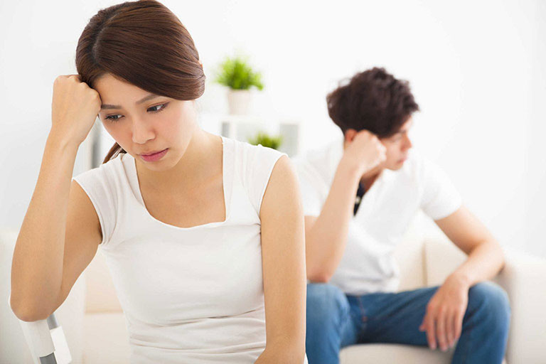 Giảm estrogen sau sinh kéo dài ảnh hưởng đến ham muốn, hôn nhân